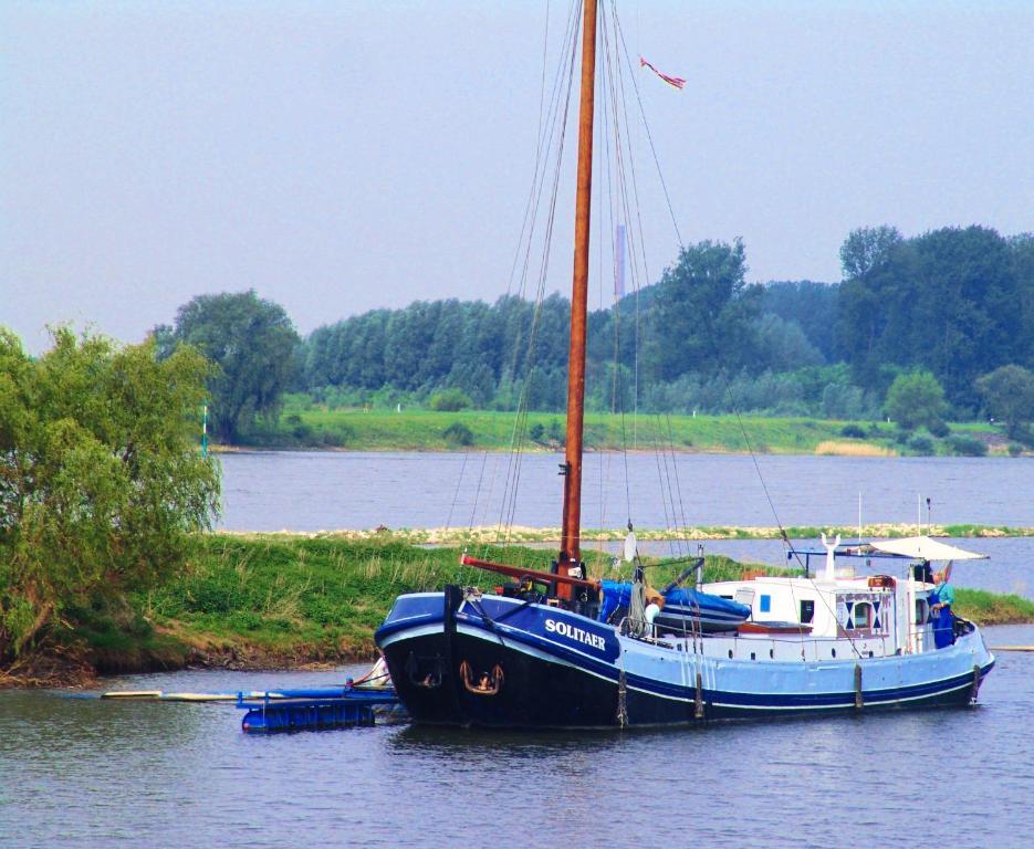 Gasthuis Rhein River - Direkt Am Rhein 3*