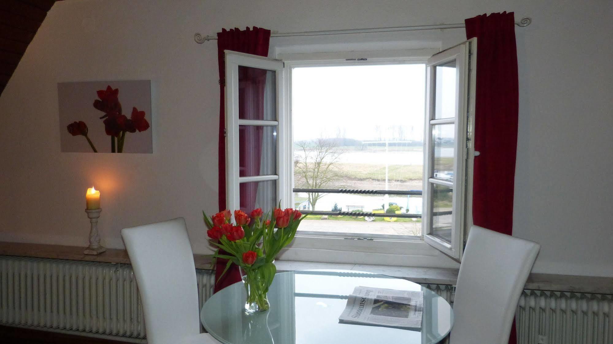 Gasthuis Rhein River - Direkt Am Rhein 3*